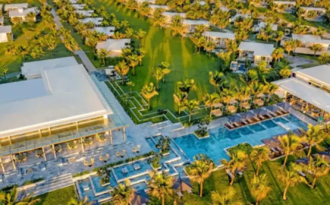 Tiêu &amp; Dùng: Các khu nghỉ dưỡng chào đón du khách dịp Tết Nguyên đán