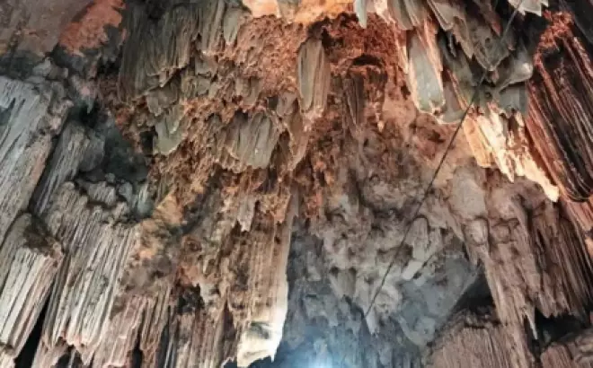 Khám phá vẻ đẹp hoang sơ của Ngũ Động Bản Ôn Mộc Châu