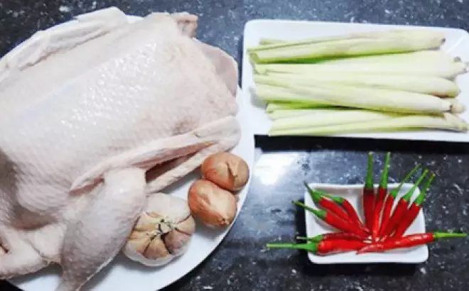 Cách làm vịt kho sả ớt đậm đà cho bữa ăn gia đình thêm hấp dẫn