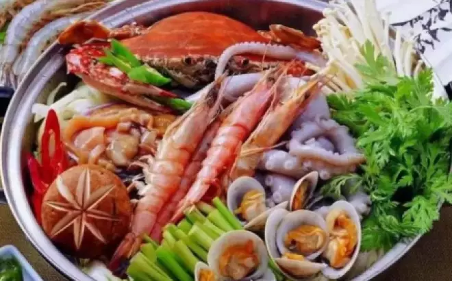 Chia sẻ 3 Bước Nấu Lẩu Hải Sản Đơn Giản Mà Ngon Hơn Nhà Hàng