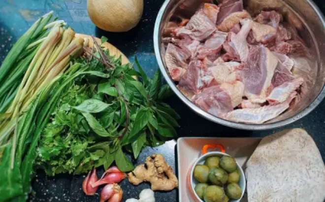 8 Cách nấu vịt om sấu thơm ngon, chuẩn vị miền Bắc, đơn giản