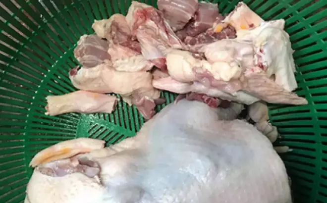 Cách làm món vịt xáo măng tươi ăn kèm bún, rau ghém chuẩn vị