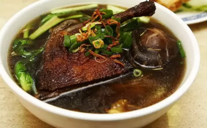 Cách nấu món vịt tiềm thuốc bắc: Hương vị thơm ngon và bổ dưỡng