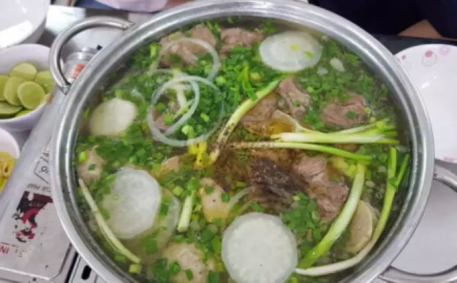 Phở Xuân Mai: Nổi tiếng, Ngon, Đậm đà, Giá rẻ, Chất lượng