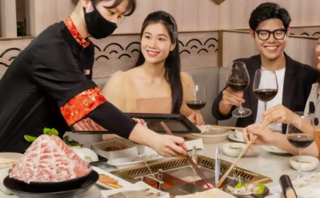 Review Lẩu Manwah: Trải Nghiệm Thực Đơn, Giá Bán & Không Gian Độc Đáo