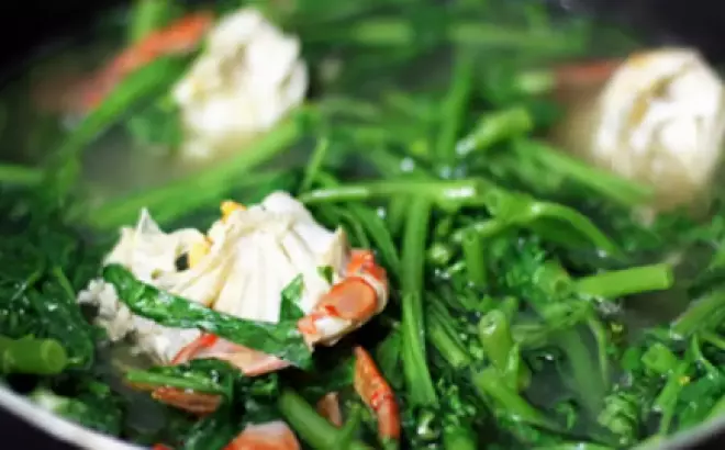 Lẩu hải sản ăn rau gì? Khám phá ngay 10 lọa rau cùng MrD