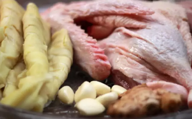 Bí quyết nấu bún vịt măng tươi ngon tại nhà