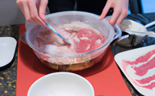 Cách nấu lẩu thịt heo ngon tuyệt vời cho bữa cơm gia đình