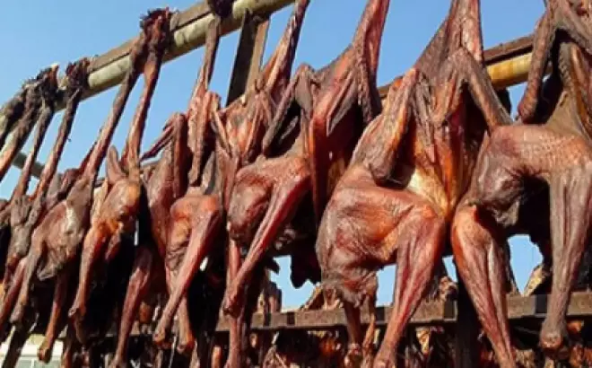 Vịt phơi khô làm món gì ngon và lạ miệng?