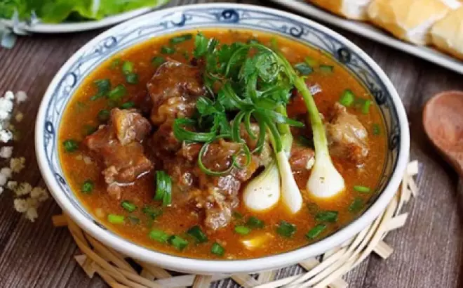 Cách Nấu Bò Xốt Vang Miền Bắc Đậm Đà, Đơn Giản Mà Thơm Ngon