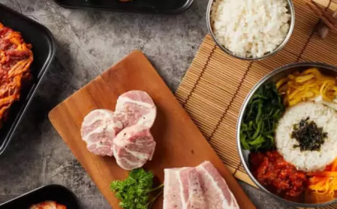 Meat and Meet Takashimaya – Tận hưởng buffet lẩu nướng trong không gian container BlackPink!