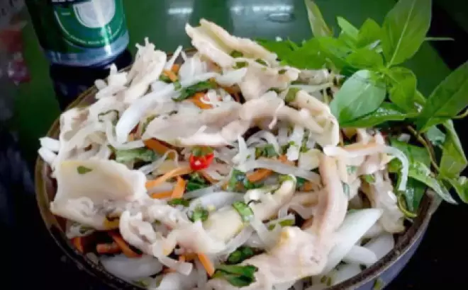 Cách làm nộm chân vịt hoa chuối giòn ngon, thanh mát ngày cuối tuần