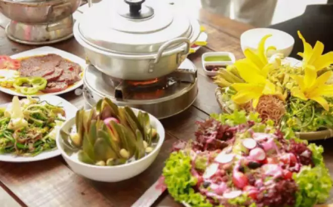 Du lịch Đà Lạt: Thưởng thức lẩu bò atiso và 5 món lẩu độc đáo cho ngày mưa lạnh