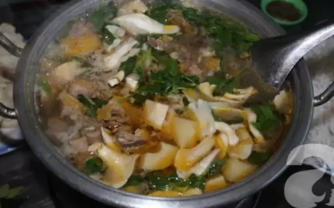 Lẩu gà lá é và lẩu bò Ba Toa: Hai món lẩu độc đáo khiến bạn tiếc nuối nếu không thử ở Đà Lạt