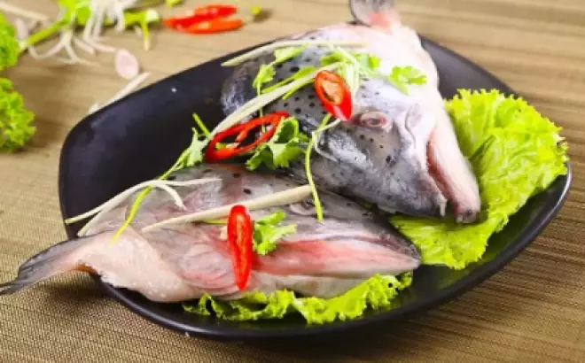 Lẩu Đầu Cá Hồi Nấu Nấm - Một món ăn đẳng cấp