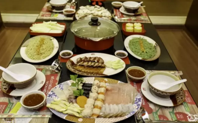Lẩu Tươi MK Cho 4 Người – Khi Sự Tươi Mới Gặp Gỡ Thực Khách Hài Lòng