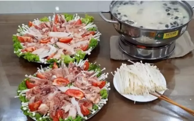 Bật mí 3 cách nấu lẩu cháo gà ngon, nóng hổi cho ngày đông rét.