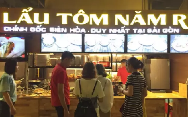 Lập team phá đảo 6 quán lẩu tôm 5 ri Sài Gòn ngon “nhức nách”