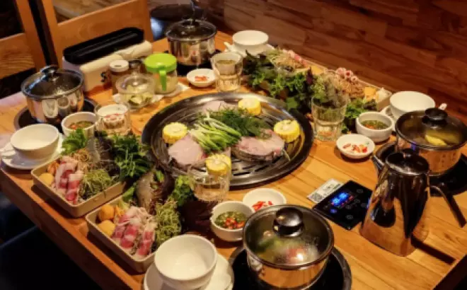 Thưởng thức Lẩu hơi Sauna: Món ăn ngon và bổ dưỡng khắp Hà Thành