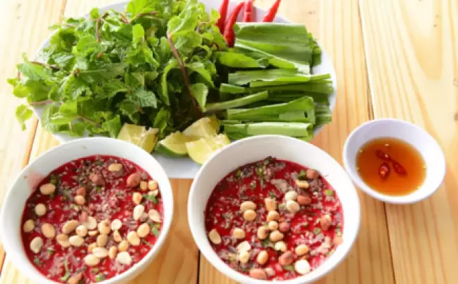 Món Tiết Canh Vịt Thơm Ngon, Dễ Làm, An Toàn, Và Đông Như Thạch