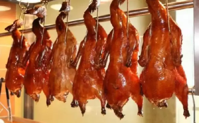 Cách Ướp Vịt Quay Bắc Kinh: Bí Quyết Tạo Nên Hương Vị Ngon Chuẩn Vị