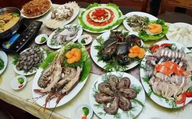 Top 10 Quán Lẩu Hải Sản Ngon Ở Hà Nội: Hải Sản Tươi Sống Mê Hồn