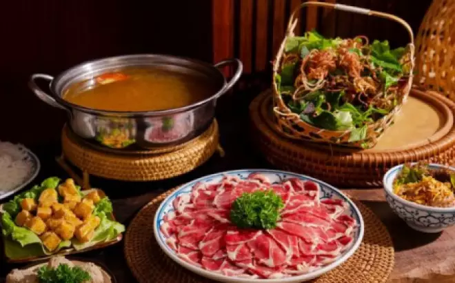 Chia sẻ công thức nấu lẩu bò chua cay thơm ngon, hấp dẫn ngay tại nhà