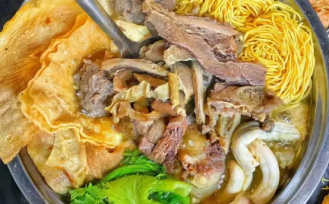 Cách nấu lẩu bò thập cẩm: Một trải nghiệm ngon hơn ngoài tiệm