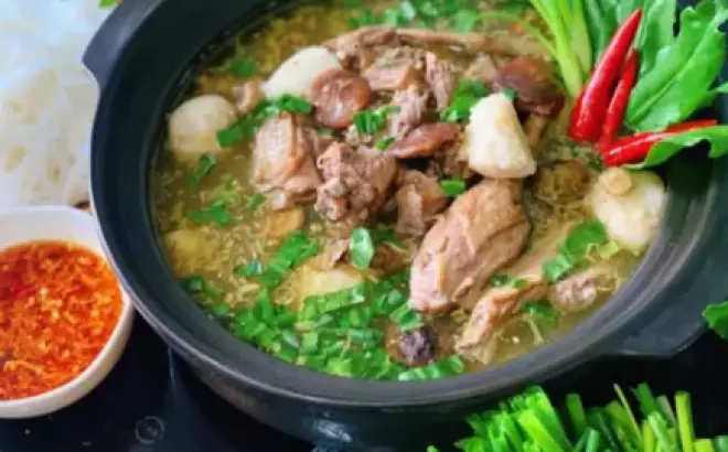 Tại sao vịt om sấu luôn được yêu thích? Nên ăn với gì phù hợp